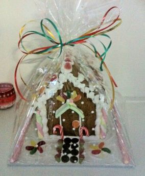 Gingerbread House (706)