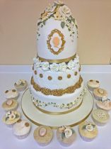 Vintage formal Wedding Cake (8772)