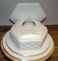 Ring Box Cake (388)