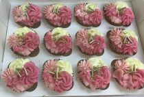 12 Pretty Piped Cup Cakes (9280)