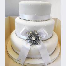 White & Diamante Cake (102)