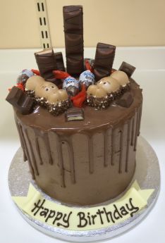 Chocolate Kinder Drip Cake (9096)
