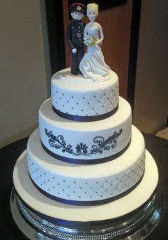 Military Bride & Groom Wedding Cake (7264)