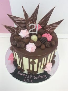 Chocolate Shard Drip Cakes (9092)