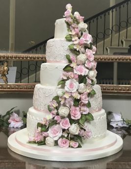 Flower cascade wedding cake (9239)