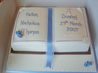 Aggregate more than 31 book cake online best - in.daotaonec