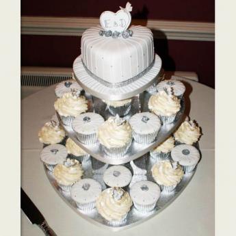 Silver Hearts Wedding Cake (087)